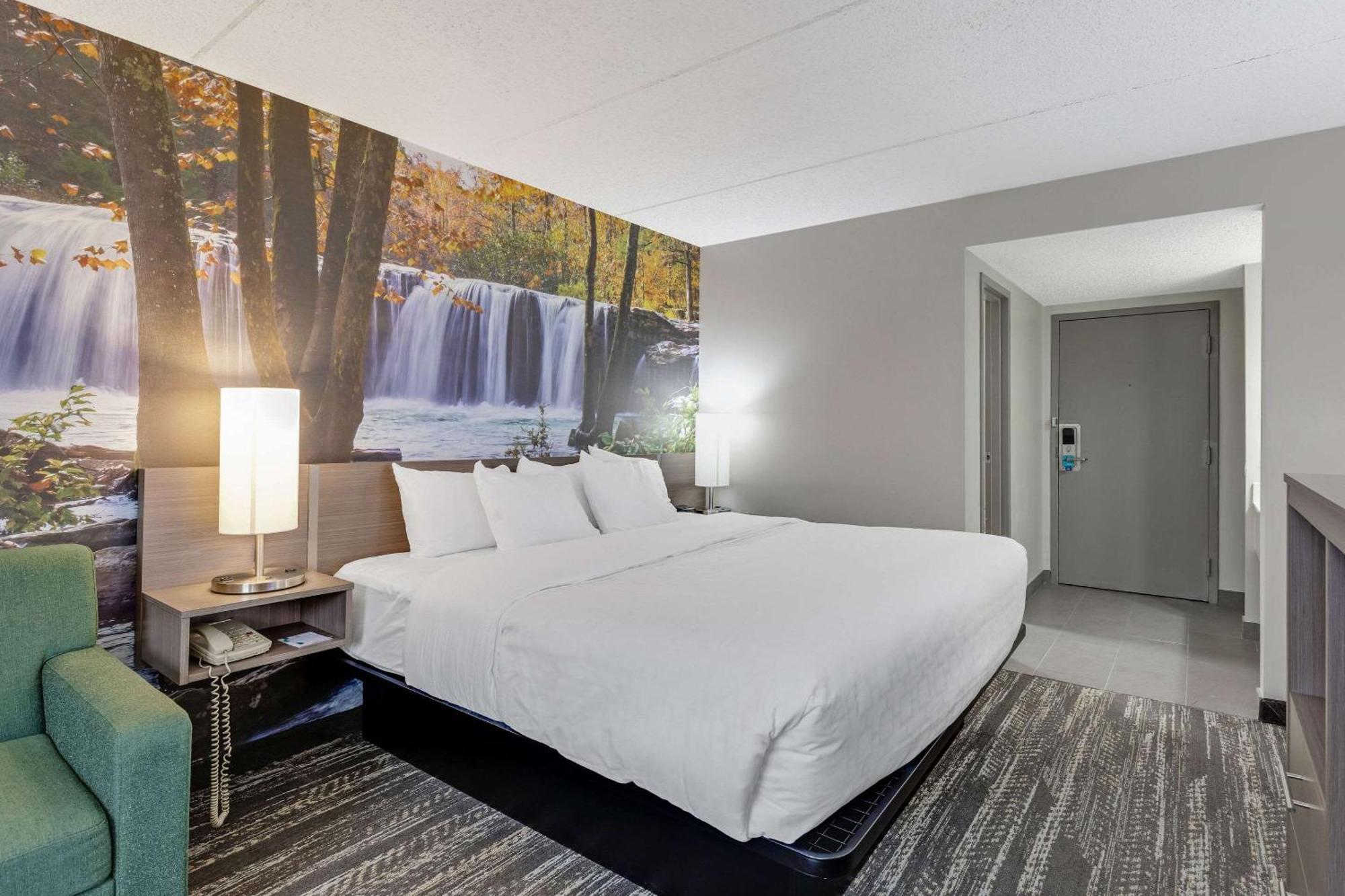 Hotel Clarion Pointe Near Erie Casino Kearsarge Exteriér fotografie