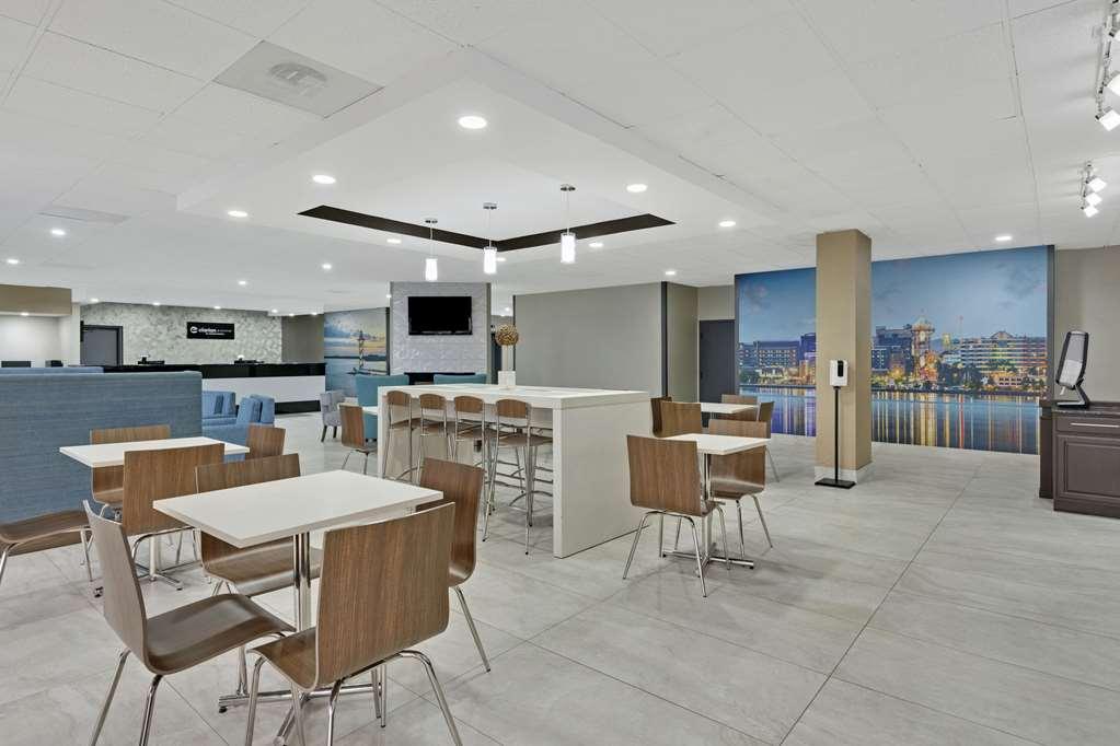 Hotel Clarion Pointe Near Erie Casino Kearsarge Restaurace fotografie